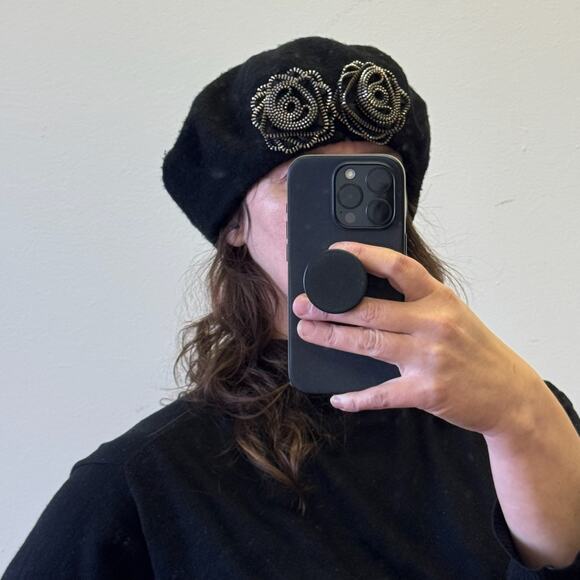 Vintage HELENE BERMAN Wool Beret with Zipper Flowers - Picture 1 of 5